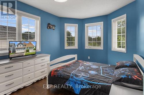 106 Port Of Newcastle Drive, Clarington (Newcastle), ON - Indoor Photo Showing Bedroom