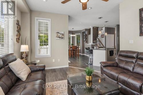 106 Port Of Newcastle Drive, Clarington (Newcastle), ON - Indoor Photo Showing Living Room