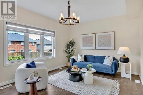 726 Sawmill Road, Peterborough (Northcrest), ON - Indoor Photo Showing Living Room