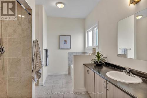 726 Sawmill Road, Peterborough (Northcrest), ON - Indoor Photo Showing Bathroom