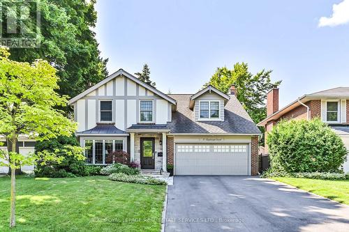 17 Kingsborough Crescent, Toronto (Willowridge-Martingrove-Richview), ON - Outdoor With Facade