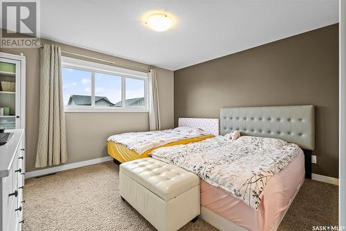 214 Wyant Lane, Saskatoon, SK - Indoor Photo Showing Bedroom