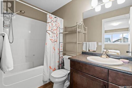 214 Wyant Lane, Saskatoon, SK - Indoor Photo Showing Bathroom