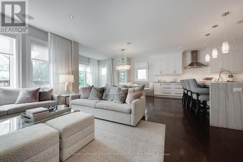 665 Bedford Park Avenue, Toronto (Bedford Park-Nortown), ON - Indoor Photo Showing Living Room