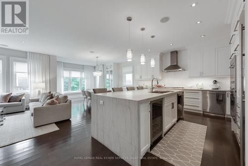 665 Bedford Park Avenue, Toronto (Bedford Park-Nortown), ON - Indoor Photo Showing Kitchen With Upgraded Kitchen