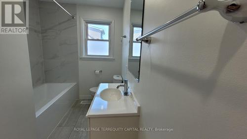 Main - 27 Fairburn Avenue, St. Catharines, ON -  Photo Showing Bathroom