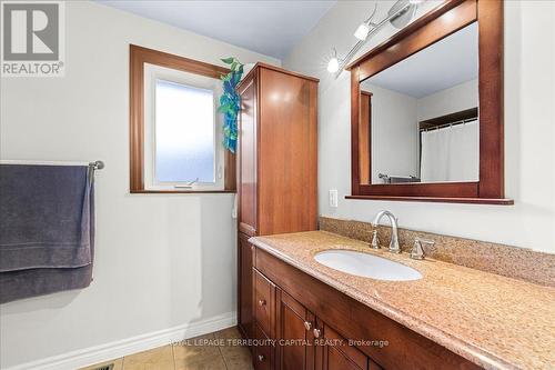 164 Caines Avenue, Toronto (Newtonbrook West), ON - Indoor Photo Showing Bathroom