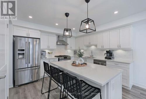 524 Bellflower Court, Milton, ON - Indoor Photo Showing Kitchen With Stainless Steel Kitchen With Upgraded Kitchen