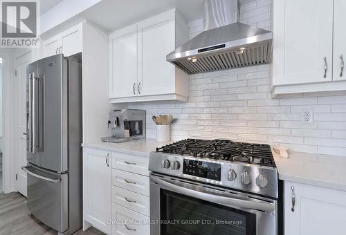 524 Bellflower Court, Milton, ON - Indoor Photo Showing Kitchen With Stainless Steel Kitchen With Upgraded Kitchen