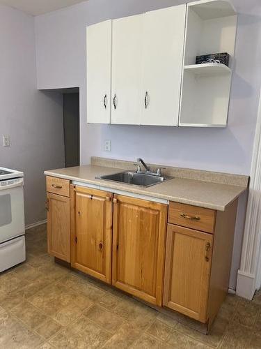 1027 Louise Avenue, Brandon, MB - Indoor Photo Showing Kitchen