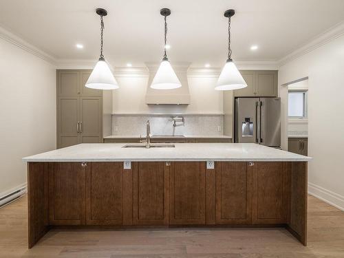 Kitchen - 5627 Av. De Canterbury, Montréal (Côte-Des-Neiges/Notre-Dame-De-Grâce), QC - Indoor Photo Showing Kitchen With Upgraded Kitchen