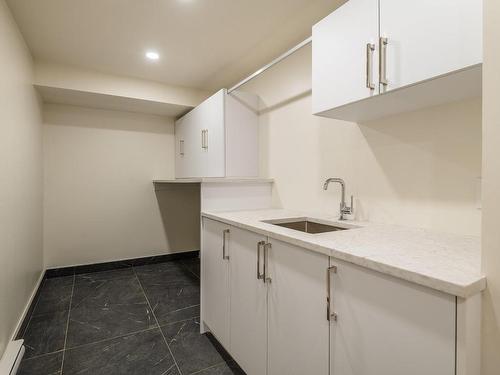 Laundry room - 5627 Av. De Canterbury, Montréal (Côte-Des-Neiges/Notre-Dame-De-Grâce), QC - Indoor Photo Showing Kitchen