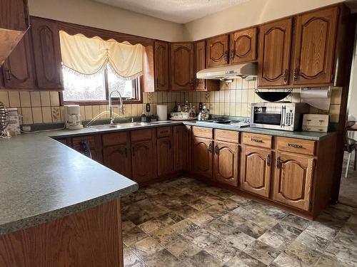 1826 Juniper Drive, Merritt, BC - Indoor Photo Showing Kitchen