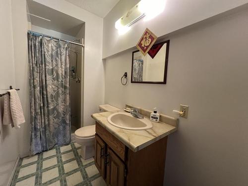 1826 Juniper Drive, Merritt, BC - Indoor Photo Showing Bathroom