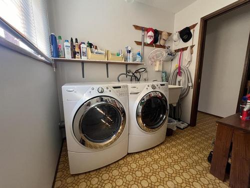 1826 Juniper Drive, Merritt, BC - Indoor Photo Showing Laundry Room