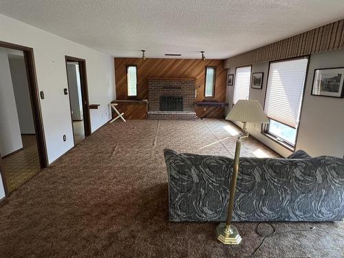 1826 Juniper Drive, Merritt, BC - Indoor Photo Showing Living Room With Fireplace