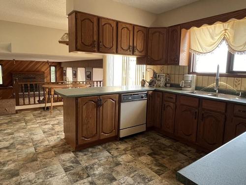 1826 Juniper Drive, Merritt, BC - Indoor Photo Showing Kitchen With Double Sink