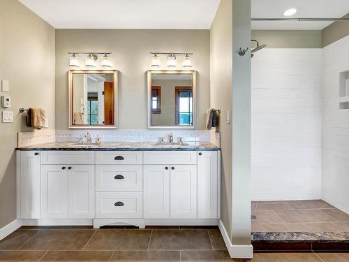 9125 Wilson Road, Kamloops, BC - Indoor Photo Showing Bathroom