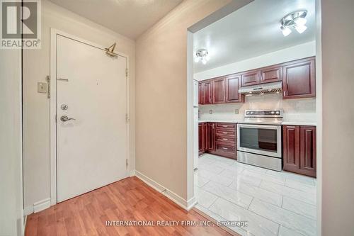 206 - 400 Webb Drive, Mississauga, ON - Indoor Photo Showing Kitchen