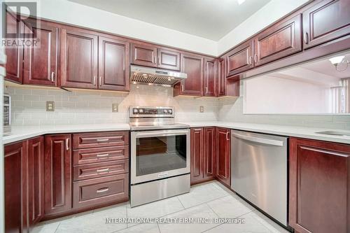 206 - 400 Webb Drive, Mississauga, ON - Indoor Photo Showing Kitchen