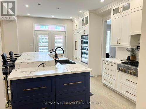 4820 Fulwell Road, Mississauga (Churchill Meadows), ON - Indoor Photo Showing Kitchen With Upgraded Kitchen