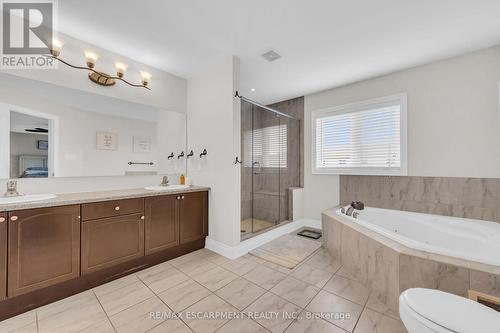 8 Saybrook Gardens, Hamilton (Stoney Creek), ON - Indoor Photo Showing Bathroom