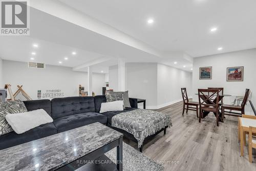 8 Saybrook Gardens, Hamilton, ON - Indoor Photo Showing Other Room