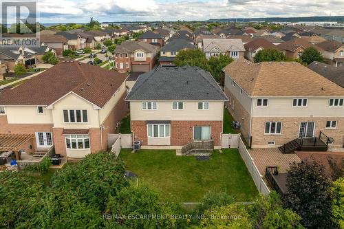 8 Saybrook Gardens, Hamilton (Stoney Creek), ON - Outdoor