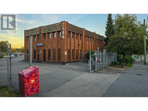 105 2544 Douglas Road, Burnaby, BC 