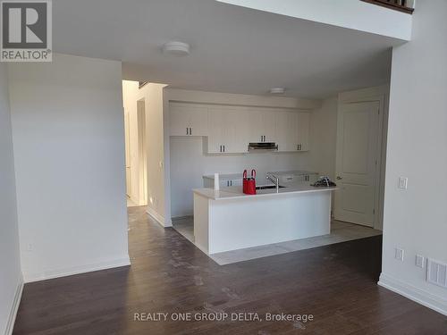 4 Bayberry Drive, Adjala-Tosorontio (Colgan), ON - Indoor Photo Showing Kitchen