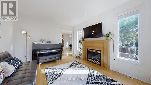 27 Boxhill Road, Markham (Milliken Mills East), ON - Indoor Photo Showing Living Room With Fireplace