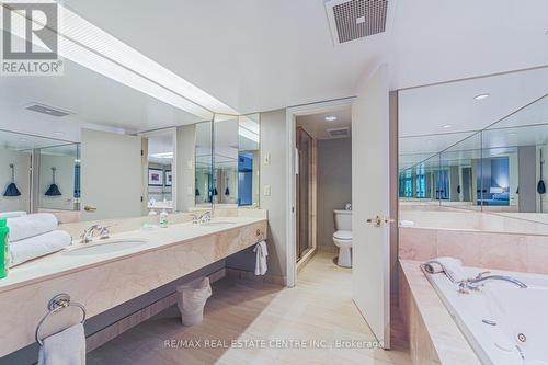 2240 - 90 Highland Drive, Oro-Medonte, ON - Indoor Photo Showing Bathroom