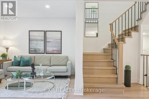 30 - 365 Tailfeather Crescent, Mississauga (Hurontario), ON - Indoor Photo Showing Living Room