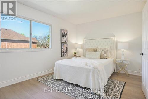 30 - 365 Tailfeather Crescent, Mississauga (Hurontario), ON - Indoor Photo Showing Bedroom