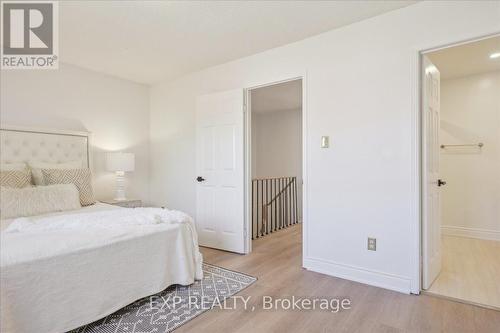 30 - 365 Tailfeather Crescent, Mississauga, ON - Indoor Photo Showing Bedroom