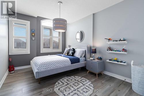 2097 Redstone Crescent, Oakville (West Oak Trails), ON - Indoor Photo Showing Bedroom