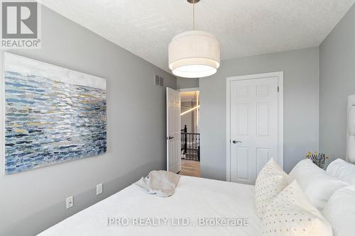 2097 Redstone Crescent, Oakville (West Oak Trails), ON - Indoor Photo Showing Bedroom