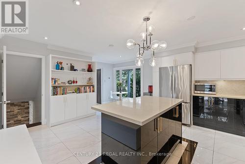 3358 Tallmast Crescent, Mississauga (Erin Mills), ON - Indoor Photo Showing Kitchen With Upgraded Kitchen