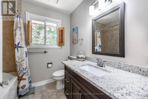 43 Kensington Avenue, Brantford, ON - Indoor Photo Showing Bathroom