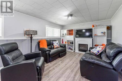 43 Kensington Avenue, Brantford, ON - Indoor Photo Showing Living Room With Fireplace