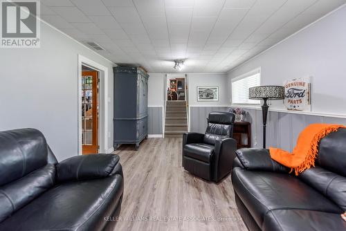 43 Kensington Avenue, Brantford, ON - Indoor Photo Showing Living Room