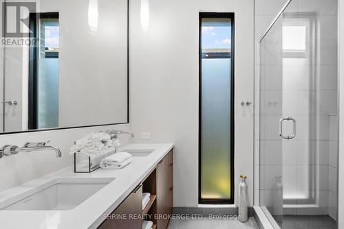 464 Sophia Crescent Road, London, ON - Indoor Photo Showing Bathroom