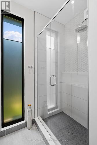 464 Sophia Crescent Road, London, ON - Indoor Photo Showing Bathroom