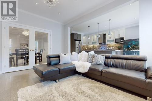 12 Maffey Crescent, Richmond Hill, ON - Indoor Photo Showing Living Room