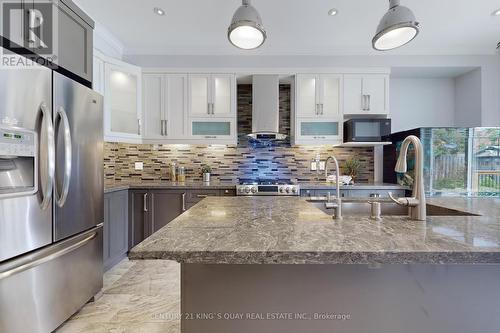 12 Maffey Crescent, Richmond Hill, ON - Indoor Photo Showing Kitchen With Stainless Steel Kitchen With Upgraded Kitchen