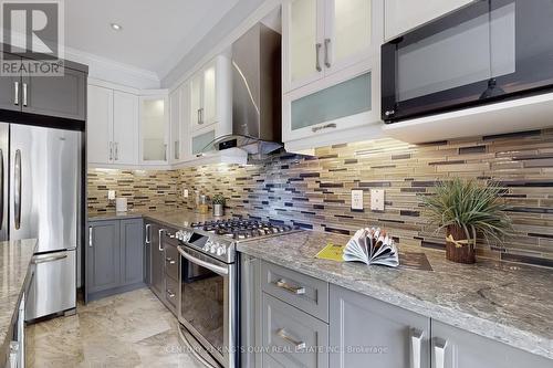 12 Maffey Crescent, Richmond Hill, ON - Indoor Photo Showing Kitchen With Stainless Steel Kitchen With Upgraded Kitchen