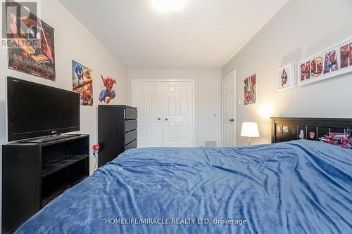 25 - 2825 Gananoque Drive, Mississauga, ON - Indoor Photo Showing Bedroom