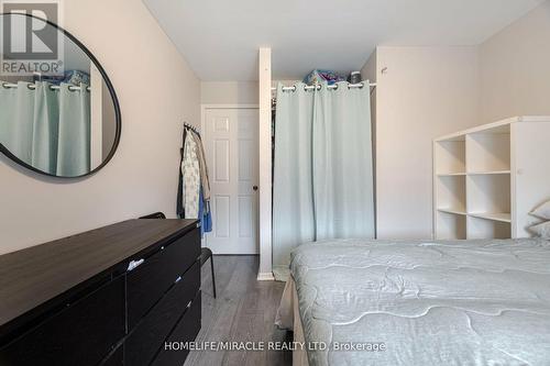 25 - 2825 Gananoque Drive, Mississauga, ON - Indoor Photo Showing Bedroom