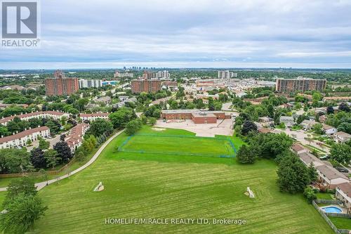 25 - 2825 Gananoque Drive, Mississauga (Meadowvale), ON - Outdoor With View