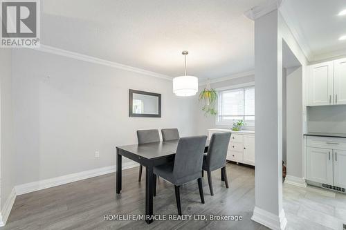 25 - 2825 Gananoque Drive, Mississauga, ON - Indoor Photo Showing Dining Room